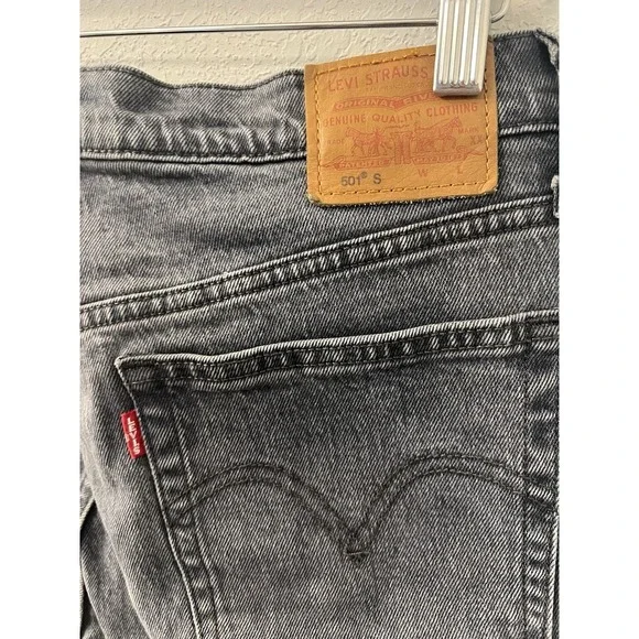 Levi's 501 Black Distressed Button Fly High rise Jeans Womens Size W30 L28 - Picture 3 of 7